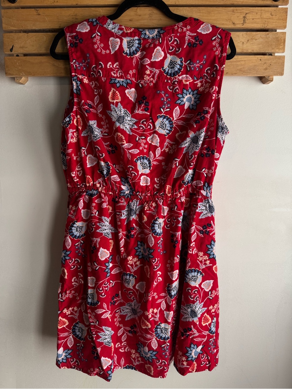 St. John's Bay Red White & Blue Floral V-Neck Mini Dress - Picture 9 of 9